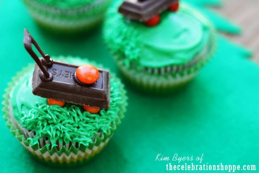 father's day desserts #fathersday #desserts #food #recipes #gifts #cookies #krispies #yoda #oreo #cake #cupcake #donut #holiday