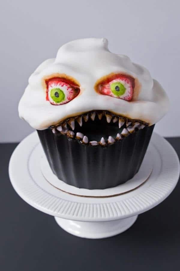 10 Scary Halloween Cupcake Ideas That are So Spooky!