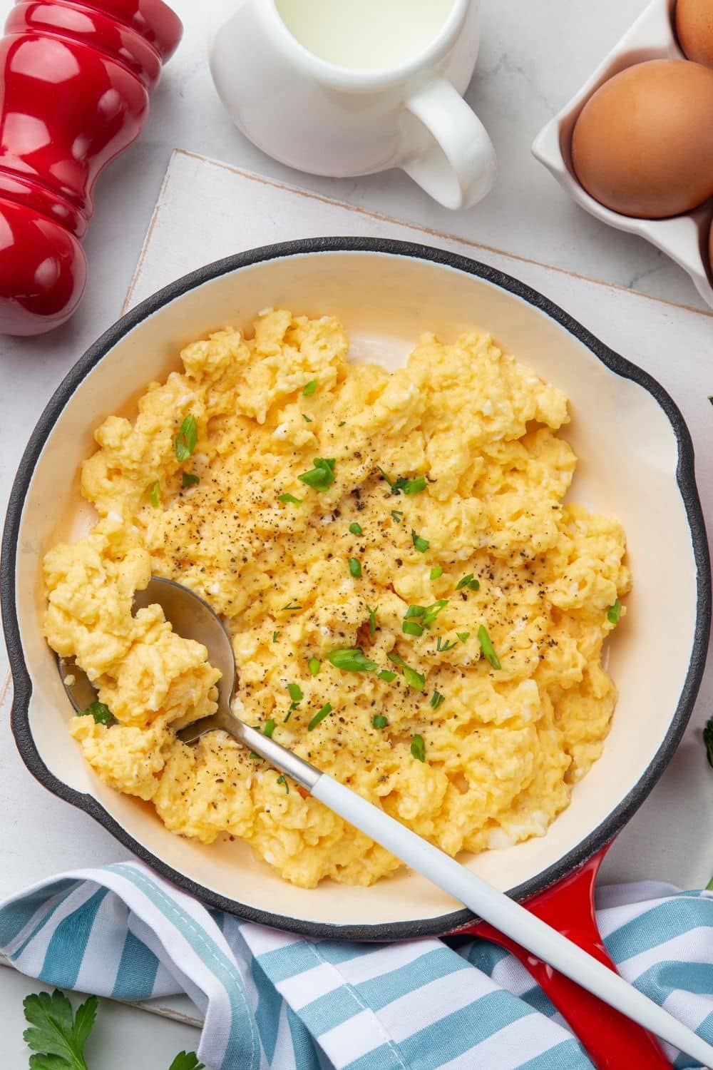 Creamy Slow Cooker Scrambled Eggs - Slow Cooking Perfected