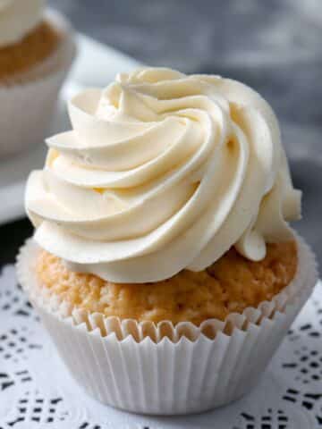 gluten-free cupcake vanilla flavor with white buttercream frosting