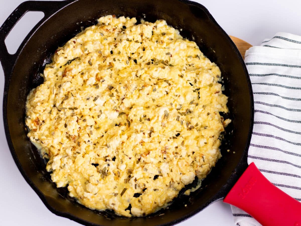 cottage cheese scrambled eggs with 18g protein