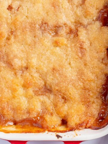 PEACH COBBLER ON A BAKING DISH
